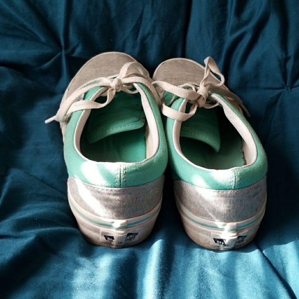 Shoes - Picture 4 of 4